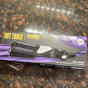 Hot Tools Pro Artist Nano Ceramic Deep Waver hair tool used once, in box